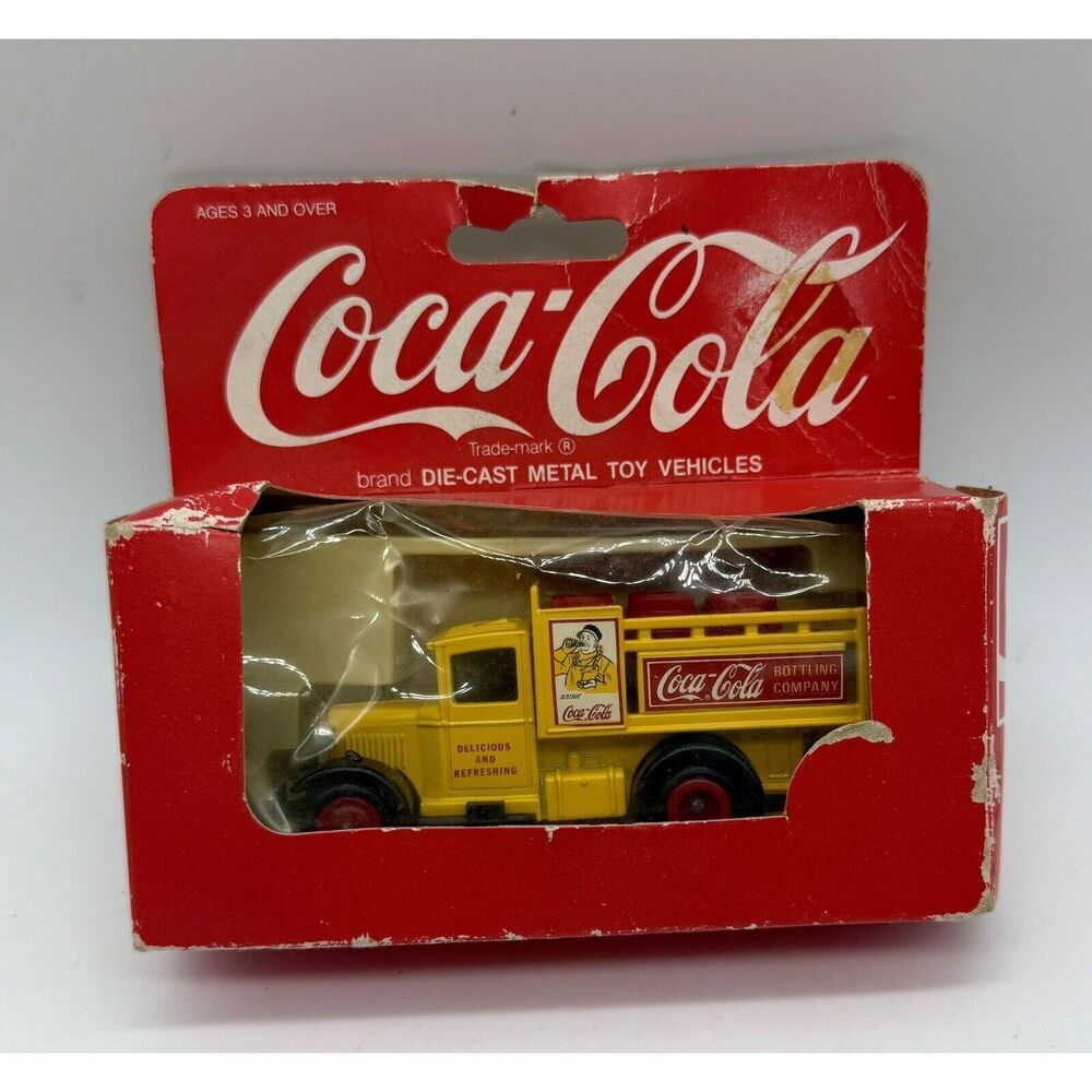Lledo Die-Cast Metal Coca-Cola Yellow Delivery Truck New Hartoy 1/64 Vintage
